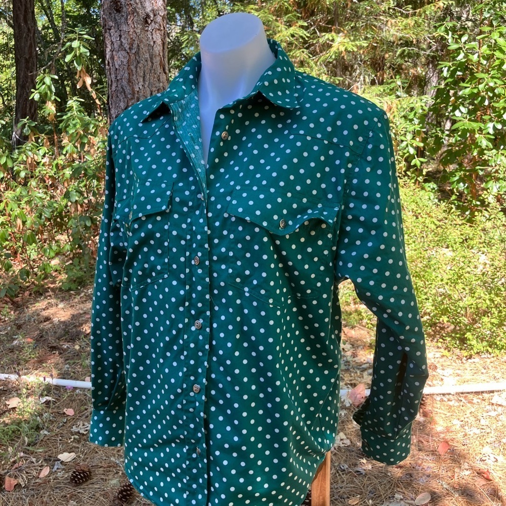 Green Polka Dot Button-Up Shirt from boutique Europe’ m / l